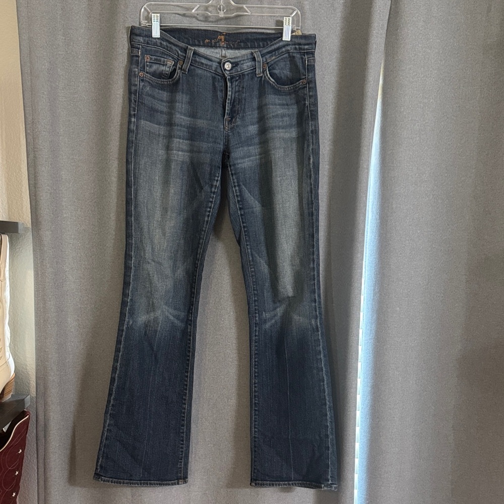 7 for all mankind- bootcut jeans size 29